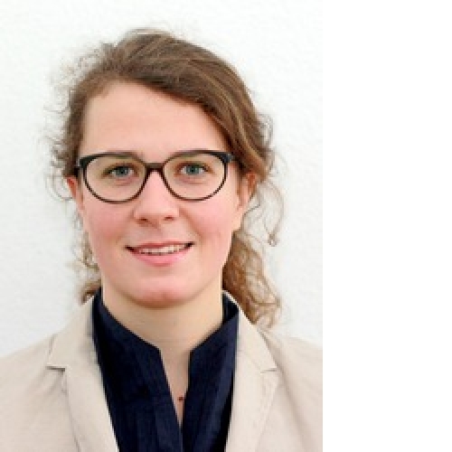 Nowakowski, Nina
